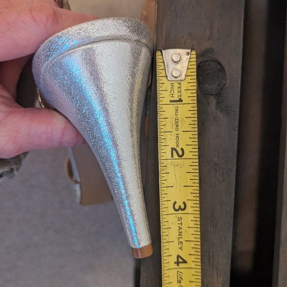 Kelly and Katie Silver Heels Size 9 - Picture 6 of 9